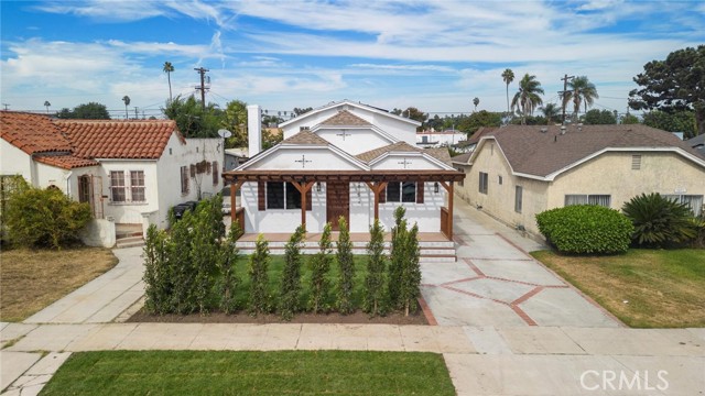 Detail Gallery Image 1 of 57 For 3815 W 60th St, Los Angeles,  CA 90043 - 5 Beds | 3 Baths