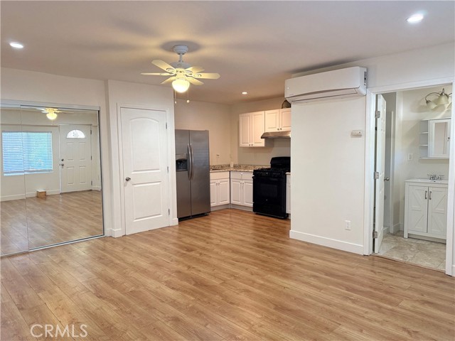 Detail Gallery Image 5 of 13 For 22942 Cass Ave, Woodland Hills,  CA 91364 - 0 Beds | 1 Baths