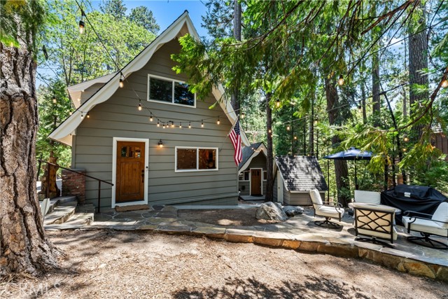 Detail Gallery Image 1 of 1 For 157 Rocky Point Way, Lake Arrowhead,  CA 92352 - 3 Beds | 2 Baths