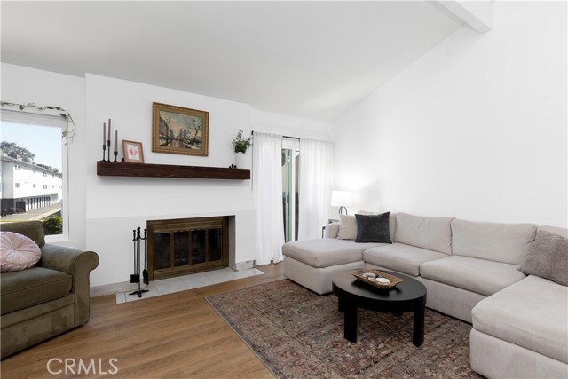 Detail Gallery Image 2 of 37 For 2740 Craig, Fullerton,  CA 92835 - 2 Beds | 2 Baths