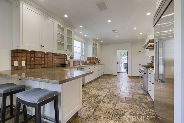 516 E Stocker Street, Glendale CA: https://media.crmls.org/medias/0ba9b49f-6e32-49b0-9190-b2e445fdd4fd.jpg