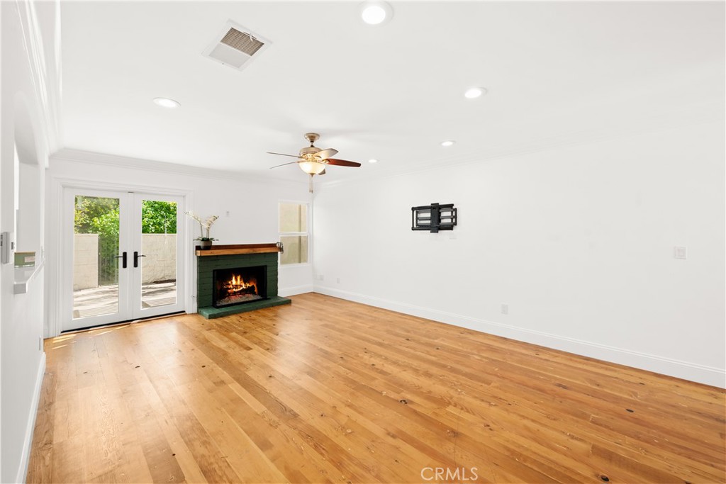 MLS #OC25236471 image #10