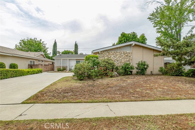 10415 Wish Avenue, Granada Hills CA: https://media.crmls.org/medias/0bab024b-2791-4350-9073-79ba6992f824.jpg