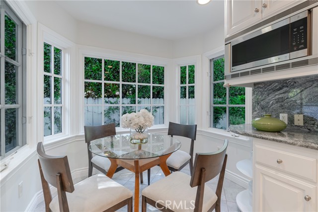 1354 Bedford Road, San Marino CA: https://media.crmls.org/medias/0babf8e3-12f3-4bf5-9d39-589348e192a2.jpg