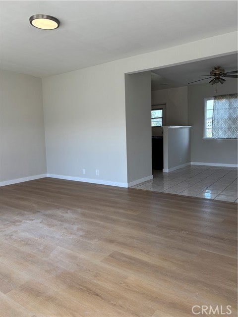 Detail Gallery Image 4 of 23 For 7224 1/4 Florence Ave, Downey,  CA 90240 - 2 Beds | 1 Baths