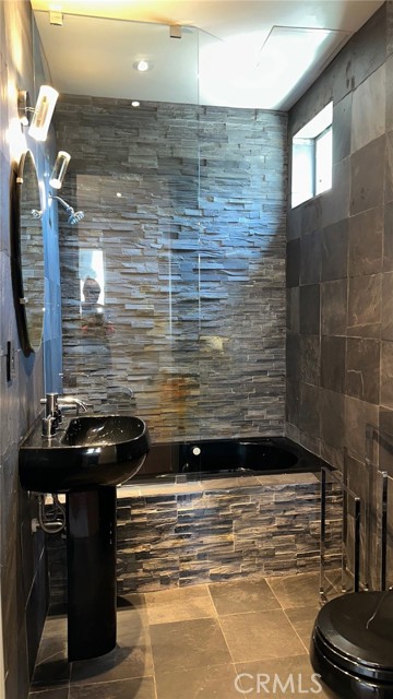 Detail Gallery Image 13 of 59 For 1419 Angelus Ave, Los Angeles,  CA 90026 - 2 Beds | 2 Baths