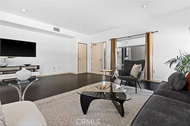 Detail Gallery Image 3 of 49 For 3119 via Dolce #107,  Marina Del Rey,  CA 90292 - 3 Beds | 2 Baths