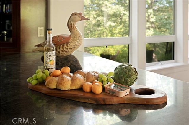 Detail Gallery Image 14 of 30 For 1036 Mallard Dr, Lake Arrowhead,  CA 92352 - 5 Beds | 4/1 Baths