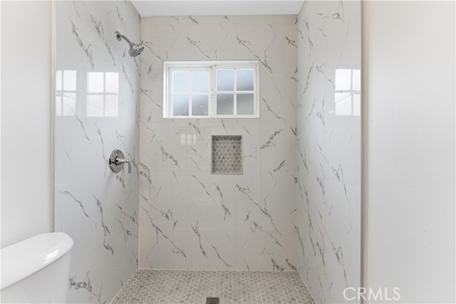 Detail Gallery Image 28 of 39 For 8443 Remmet, Canoga Park,  CA 91304 - 3 Beds | 2 Baths