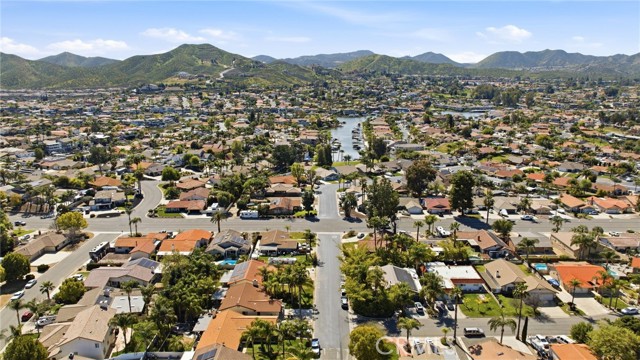 Detail Gallery Image 3 of 44 For 29860 Steel Head Dr, Canyon Lake,  CA 92587 - 3 Beds | 2 Baths