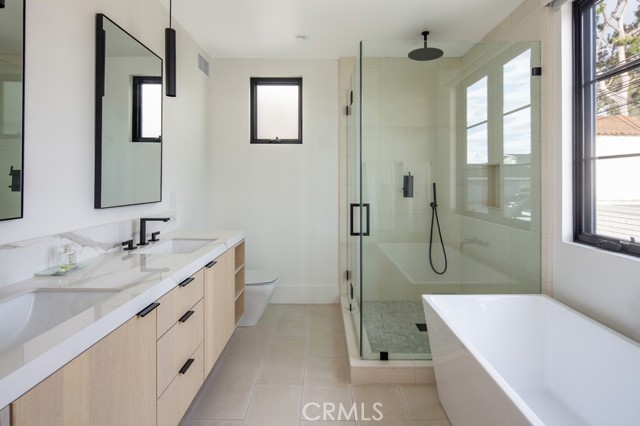 Detail Gallery Image 8 of 17 For 422 1/2 Larkspur Ave, Corona Del Mar,  CA 92625 - 2 Beds | 2/1 Baths