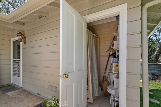 Detail Gallery Image 35 of 38 For 2741 E Glenoaks Bld, Glendale,  CA 91206 - 3 Beds | 2 Baths