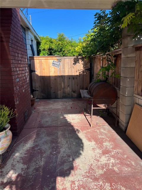 9312 Garden View Avenue, South Gate CA: https://media.crmls.org/medias/0bae708d-907d-4bb6-8c34-8e829ecfbc20.jpg