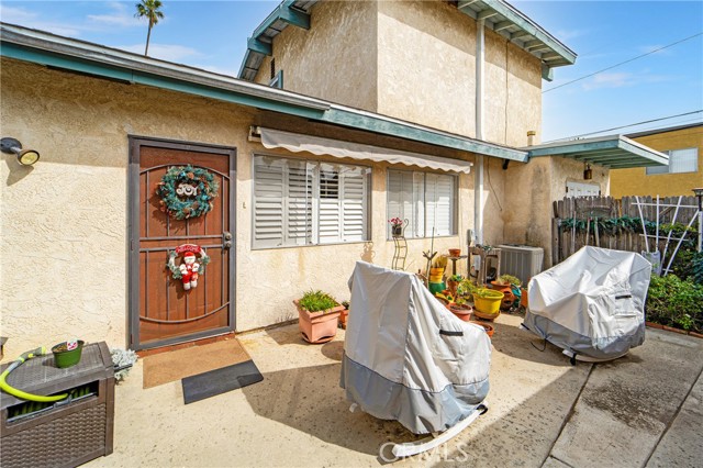 618 15th Street, Huntington Beach, California 92648, ,Multi-Family,For Sale,15th,OC25037225