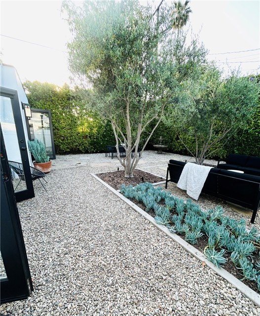 5437 Ventura Canyon Avenue, Sherman Oaks CA: https://media.crmls.org/medias/0baeda7a-7995-450e-9ea1-283fd66b8459.jpg