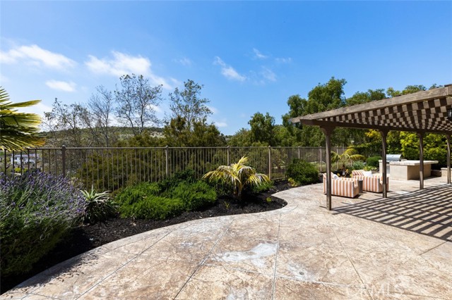 22 Via Paquete, San Clemente CA: https://media.crmls.org/medias/0baee8c9-369a-429c-b22f-6019365d640a.jpg