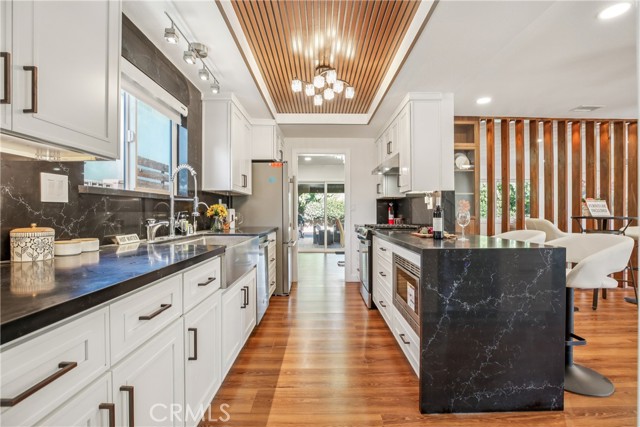 1533 W San Lorenzo Ave, Santa Ana CA: https://media.crmls.org/medias/0bb00fd3-99e7-4a42-813c-16e3927c3be6.jpg