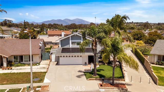 25735 Williamsburg Court, Lake Forest CA: https://media.crmls.org/medias/0bb07e7a-ffe9-44b7-86a0-0ddd10dff930.jpg