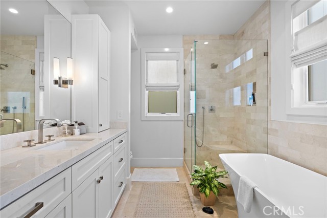 Detail Gallery Image 53 of 68 For 711 1/2 Marigold, Corona Del Mar,  CA 92625 - 2 Beds | 2/1 Baths