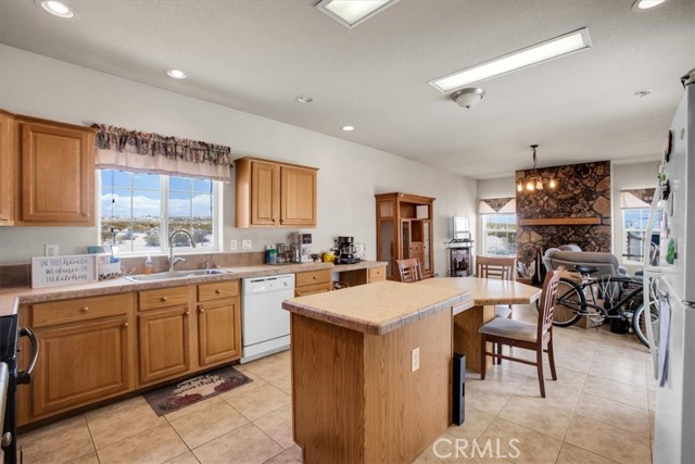 Detail Gallery Image 9 of 50 For 1010 Sunrise Ave, Twentynine Palms,  CA 92277 - 3 Beds | 2 Baths