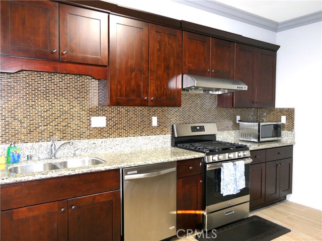 Detail Gallery Image 9 of 26 For 1735 S Easy Way, Anaheim,  CA 92804 - 3 Beds | 2/1 Baths