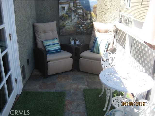 160 Hermosa Avenue, Hermosa Beach, California 90254, 2 Bedrooms Bedrooms, ,2 BathroomsBathrooms,Residential,Sold,Hermosa,SB17033656