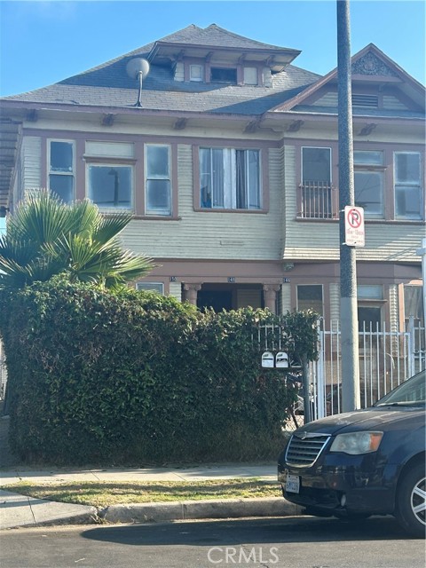 146 E 45th Street, Los Angeles CA: https://media.crmls.org/medias/0bb1ba0c-5918-4061-80fd-07407c556512.jpg