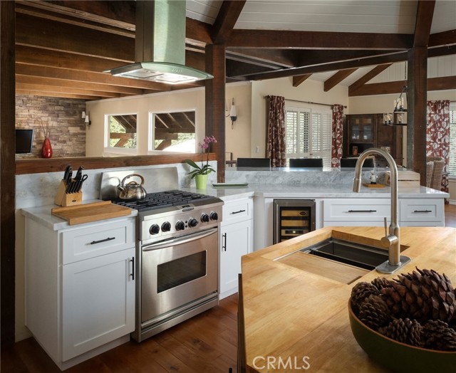Detail Gallery Image 11 of 38 For 28982 N Shore Rd, Lake Arrowhead,  CA 92352 - 4 Beds | 5 Baths
