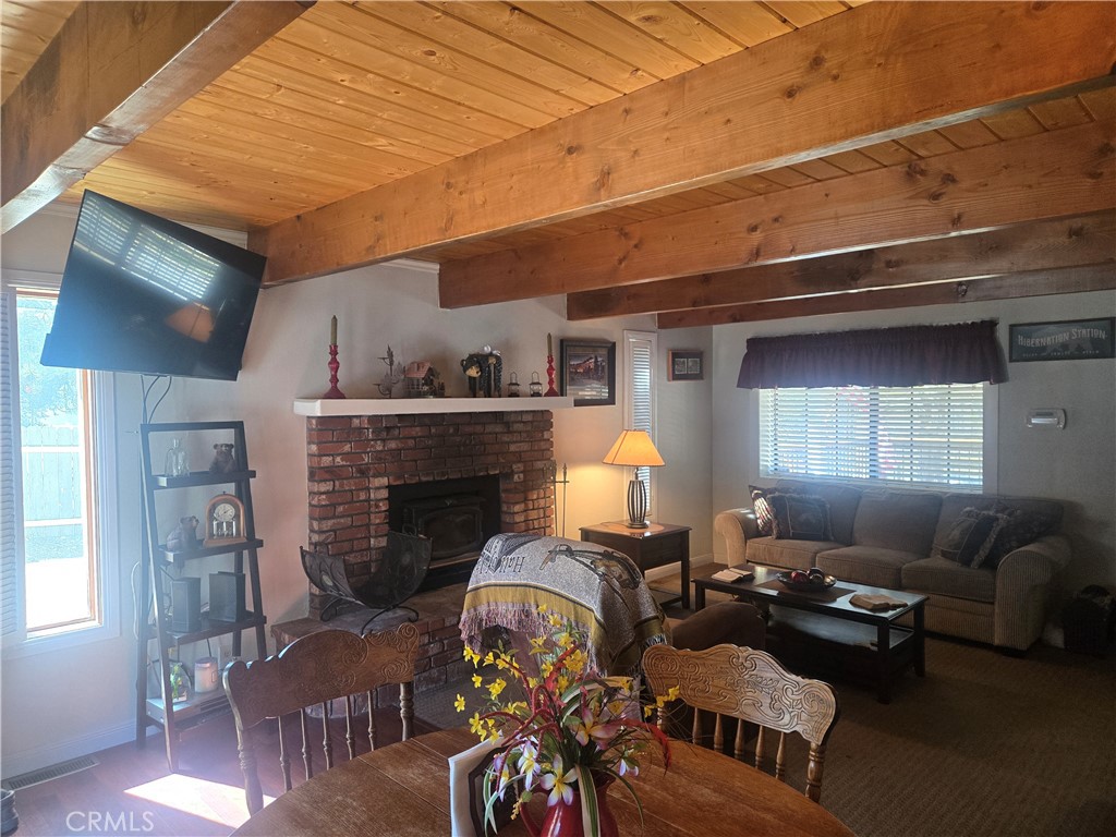 https://media.crmls.org/medias/0bb1fca6-ad36-43c4-8461-c60fa4905dc7.jpg?preset=X-Large