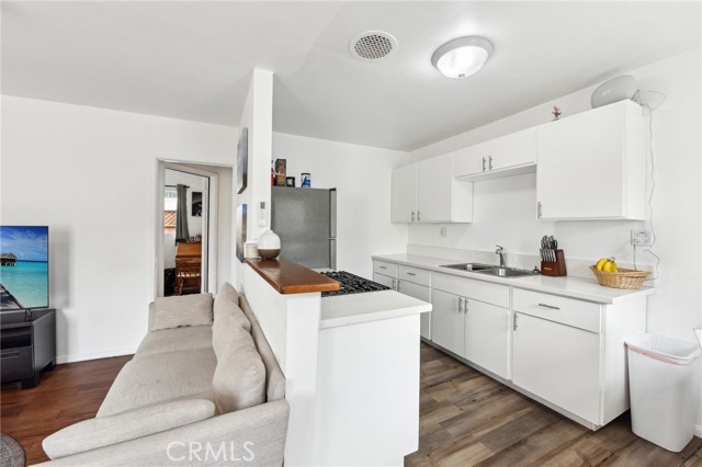 1701 N Oxford Avenue, Pasadena CA: https://media.crmls.org/medias/0bb270a9-2b0b-4d06-82df-785fad7ee333.jpg