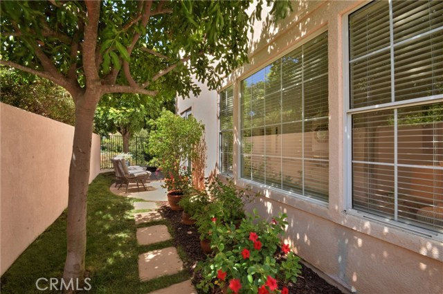 Detail Gallery Image 18 of 42 For 3619 Calle Joaquin, Calabasas,  CA 91302 - 3 Beds | 2/1 Baths