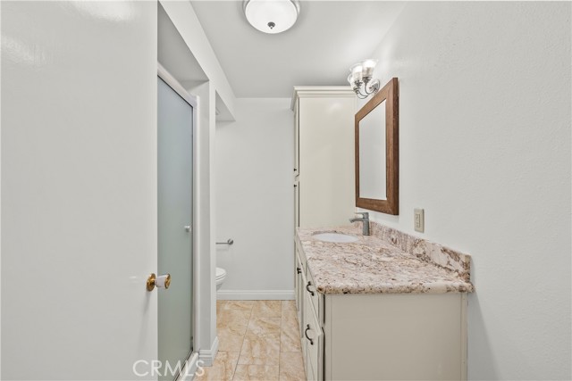 Detail Gallery Image 27 of 36 For 19156 Avenue of the Oaks #B,  Newhall,  CA 91321 - 2 Beds | 1/1 Baths