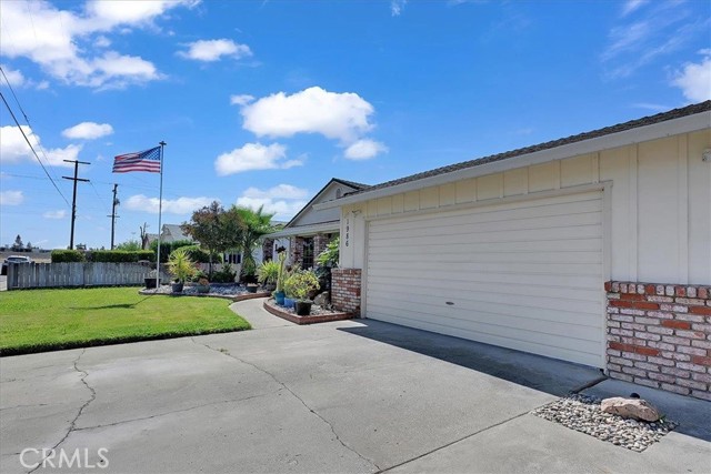 1986 14th Street, Olivehurst CA: https://media.crmls.org/medias/0bb43b63-7919-4078-9a78-4cac1e3067d9.jpg
