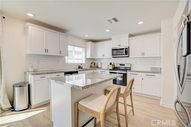 Detail Gallery Image 3 of 36 For 28439 Deer Brush, Nuevo,  CA 92567 - 3 Beds | 2/1 Baths