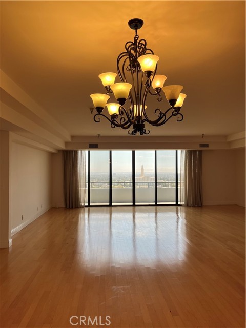 Detail Gallery Image 10 of 26 For 10660 Wilshire Bld #1707,  Los Angeles,  CA 90024 - 3 Beds | 3/1 Baths