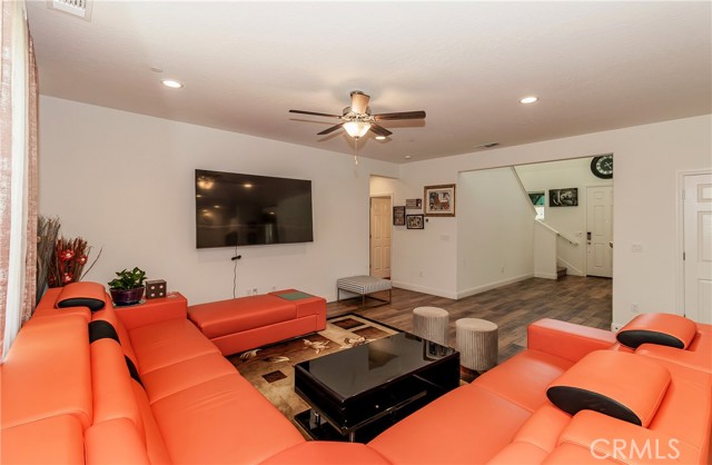 Detail Gallery Image 13 of 43 For 2698 N Arroyo Ave, Fresno,  CA 93727 - 5 Beds | 3/1 Baths