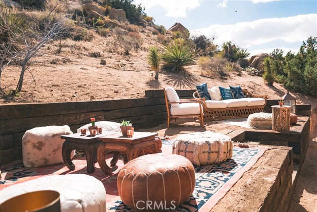 5253 Puente Court, Yucca Valley CA: https://media.crmls.org/medias/0bb6077e-9aa9-4f67-951b-0cbffd3f26a5.jpg