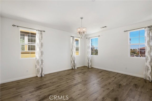 309 W Via Rua Flores, Ontario CA: https://media.crmls.org/medias/0bb6a386-d23e-4062-93c8-a626a6575812.jpg