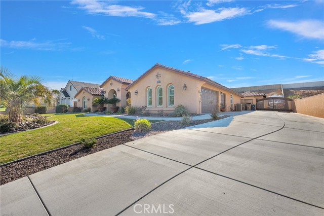 Detail Gallery Image 5 of 64 For 13370 Hidden Valley, Victorville,  CA 92395 - 4 Beds | 2/1 Baths