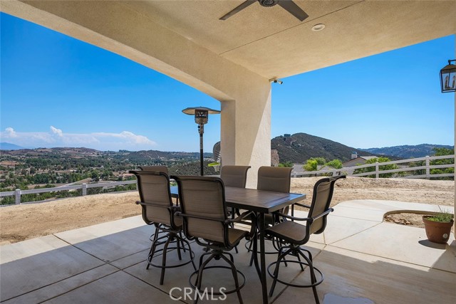 38566 Vista Del Bosque, Murrieta CA: https://media.crmls.org/medias/0bb79565-f24f-45ea-8b49-0a10a2956dcd.jpg