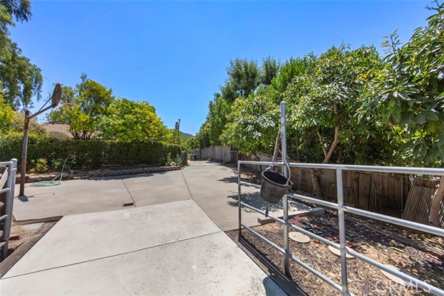Detail Gallery Image 32 of 51 For 175 Wrangler Rd, Simi Valley,  CA 93065 - 4 Beds | 2 Baths