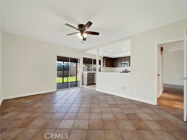 Detail Gallery Image 15 of 36 For 7952 Laramie Ave, Winnetka,  CA 91306 - 4 Beds | 2/1 Baths