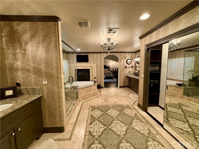 Detail Gallery Image 24 of 30 For 122 Stockdale Cir, Bakersfield,  CA 93309 - 3 Beds | 3 Baths