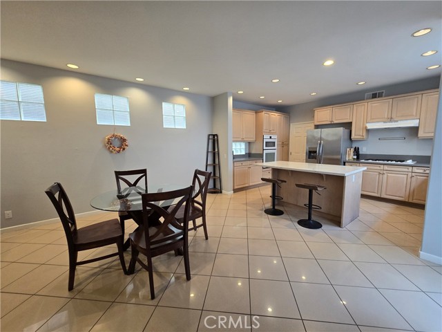 624 Goldenwest Street, Huntington Beach CA: https://media.crmls.org/medias/0bb81f68-3d4c-4824-bbf5-42265d1f1030.jpg