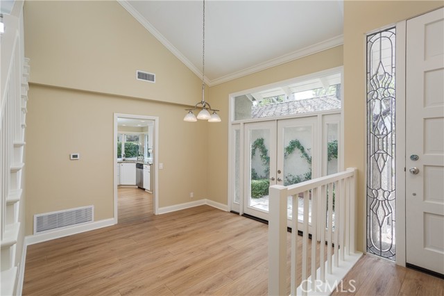 520 Laver Way, Newport Beach CA: https://media.crmls.org/medias/0bb88106-1bd2-412a-86df-69664eaff16b.jpg