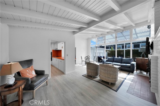 Detail Gallery Image 13 of 45 For 432 Seville Ave, Newport Beach,  CA 92661 - 3 Beds | 2 Baths