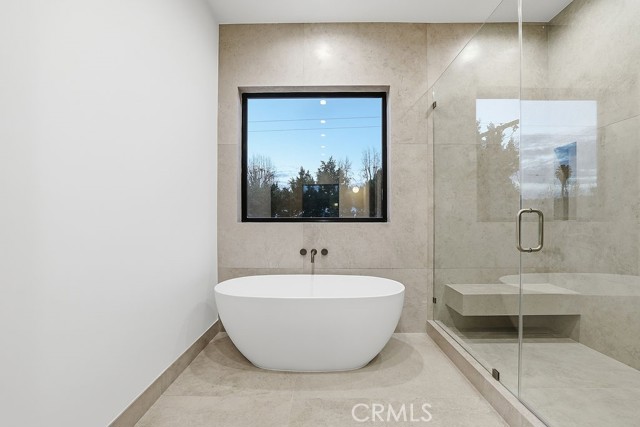 Detail Gallery Image 17 of 21 For 4623 Atoll Ave, Sherman Oaks,  CA 91423 - 5 Beds | 5/1 Baths