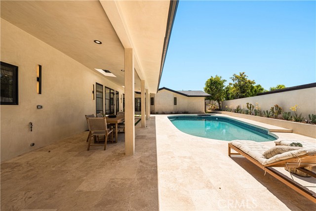 4195 Alonzo Avenue, Encino CA: https://media.crmls.org/medias/0bb9ffb7-7bcf-44d7-9591-d38327c618ec.jpg