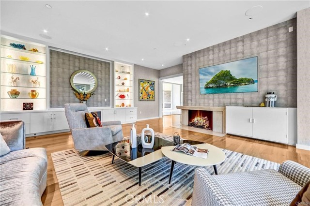 Detail Gallery Image 11 of 43 For 935 Hillcrest, Pasadena,  CA 91106 - 6 Beds | 7/1 Baths