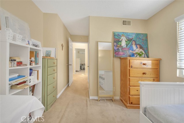 Image 32 of 52 For 10644 Claridge Place